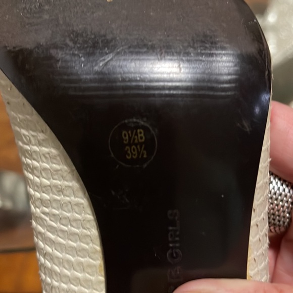 BcBg Stilettos - Picture 5 of 7